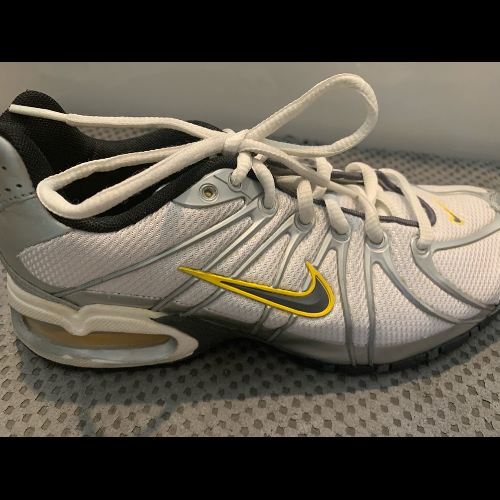 Women’s Nike Running Shoes - never worn